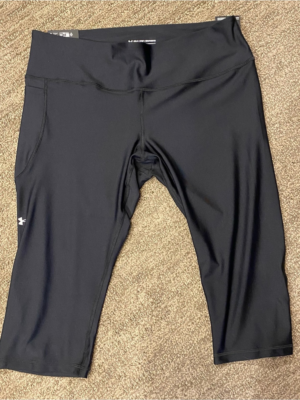 Under Armour Black Athletic Capri Compression Leggings 2XLS Women Plus NWT